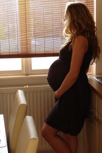 Depresja poporodowa – poważne schorzenie wielu mam