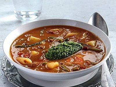 Gęsta zupa krem z makaronem i Pesto