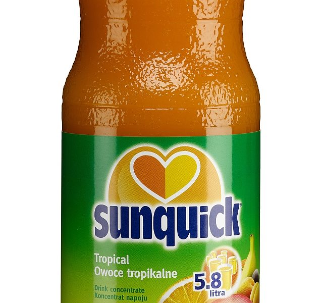Mieszanka naturalnych soków owocowych z ananasów, pomarańczy, marakui, mango, bananów i moreli