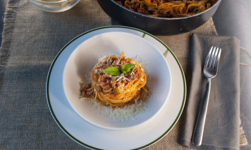 TAGLIATELLE ALLA BOLOGNESE