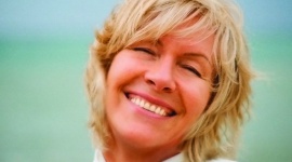Życie jest sztuką, a szczęście wyborem Psychologia, LIFESTYLE - To motyw przewodni spotkania o edukacji emocjonalnej, które w sobotę 26 listopada poprowadzi ceniona coach Ewa Foley. Słynąca z propagowania inteligencji emocjonalnej ekspertka światowej klasy poprowadzi w Bielsku-Białej warsztat Emocje twój wróg, czy przyjaciel??
