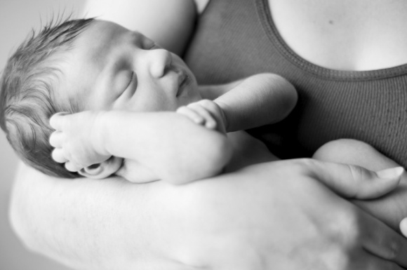 Kosmetyki od 1. dnia życia dziecka Dziecko, LIFESTYLE - Kosmetyki dla najmłodszych kremy, oliwki, pudry, maści i inne preparaty przeznaczone dla dzieci od 1. dnia życia. Na rynku dostępnych jest ich bardzo wiele. Jakie mają zadanie i po które warto sięgać?