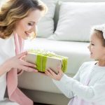 Rower, tablet i iPhone czyli na co czekają dzieci przystępujące do komunii? 