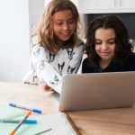 Wakacje w sieci jak zadbać o bezpieczeństwo dziecka w Internecie?