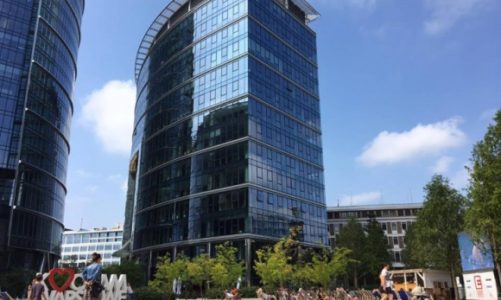 Kino dla dzieci na placu Europejskim: Wilk w owczej skórze?