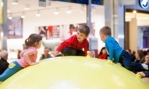 Z zabawą nam po drodze! Port Łódź Junior i Smalandia zapraszają!