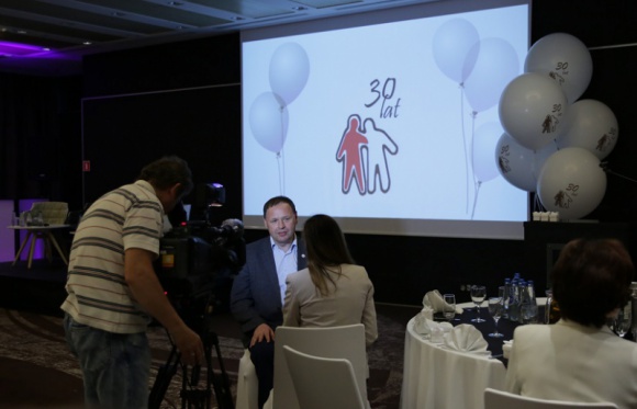 30 lat Polskiego Stowarzyszenia Chorych na Hemofilię: walka o lepsze leczenie Zdrowie, LIFESTYLE - Gdy Stowarzyszenie powstawało, leczenie chorych na hemofilię w Polsce było bardzo złe. Dzięki działalności PSCH wiele się zmieniło, są jednak nadal problemy, które wymagają rozwiązania ? podkreślali eksperci i pacjenci podczas Gali z okazji 30-lecia działalności Stowarzyszenia.