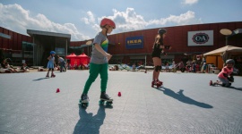 Atrakcje na wakacje! Zaprasza Port Łódź Dziecko, LIFESTYLE - Leżaki, hamaki, kosze plażowe, wielki dmuchany zamek oraz wrotkarnia już 16 lipca w Porcie Łódź startuje Lato na Patio?. Z wszystkich przygotowanych atrakcji korzystać będzie można bezpłatnie siedem dni w tygodniu przez całe lato aż do 2 września.