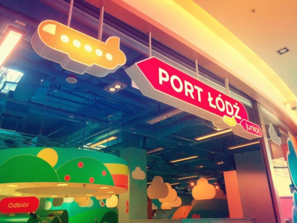 Port Łódź Junior zaprasza maluchy do zabawy! Dziecko, LIFESTYLE - Każdy wakacyjny tydzień w Port Łódź Junior to inne tematyczne atrakcje oraz spora dawka dobrego humoru. W najbliższych dniach najmłodsi będą mogli wziąć udział w specjalnym rajdzie samochodowym oraz zamienią się w najprawdziwszych czarodziejów i wróżki!