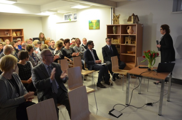 Pilotażowy program w Suwałkach, czyli fakty i mity na temat depresji Zdrowie, LIFESTYLE - ? Jest chorobą, ale nie każdy smutek czy przygnębienie ani też to, co młodzież potocznie nazywa ?dołem? jest depresją ? mówił dr Bogdan Wieczorek podczas konferencji pt. ?I Suwalskie Forum Psychiatryczne?.