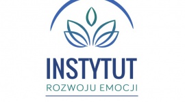 Jak pomóc dziecku w rozstaniu z rodzicami podczas wakacji Dziecko, LIFESTYLE - Dzieci wyjeżdżające na wakacje mogą doświadczyć różnego rodzaju lęków. Jednym z nich jest lęk separacyjny. Jakie są metody zminimalizowania negatywnych emocji u dziecka?