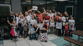 W Przylądku Nadziei wystartował Charytatywny Maraton Szycia. Teraz Wasza kolej! Zdrowie, BIZNES - Mali Pacjenci kliniki onkologicznej Przylądek Nadziei? we Wrocławiu wzięli udział w wyjątkowym przedsięwzięciu: zaprojektowali... najprawdziwszą maszynę do szycia! Nazywa się "Nadzieja", wyprodukowała ją firma Łucznik i w niedzielę miała swoją oficjalną premierę.