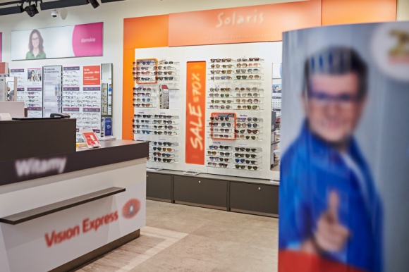 Tysiące przebadanych oczu ? Vision Express podsumowuje Światowy Dzień Wzroku Zdrowie, LIFESTYLE - 10 października w ramach wydarzenia zorganizowanego z okazji Światowego Dnia Wzroku z badań w salonach Vision Express skorzystało niemalże 5 500 osób.