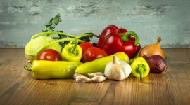 Pięć sposobów na przeziębienie Zdrowie, LIFESTYLE - Piękne jesienne dni to tylko pozory ? sezon infekcyjny trwa w najlepsze. Kolejki w przychodniach i aptekach są tego najlepszym dowodem. To trudny czas zarówno dla dzieci, jak i dla rodziców, bo często wystarczy, że zachoruje jedna osoba, a o niej zaraża się cała rodzina.