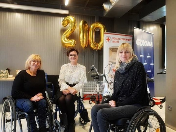 200. bezpłatna wypożyczalnia sprzętu rehabilitacyjnego już działa Zdrowie, LIFESTYLE - Mieszkańcy Trójmiasta mogą już wypożyczyć specjalistyczny sprzęt zupełnie za darmo. Do ich dyspozycji są trójkołowe rowery, wózki, chodziki i kule ortopedyczne.