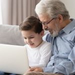 Międzypokoleniowa nauka angielskiego przez internet