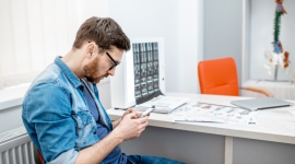 Odłóż telefon i ciesz się zdrowym kręgosłupem!