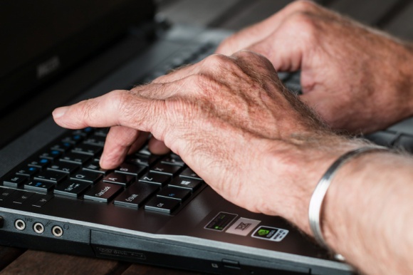 Żyjemy dłużej, pracujemy dłużej jak dbać o zdrowie pracowników 50+? Zdrowie, BIZNES - Wydłużający się czas życia wpływa też na okres naszej aktywności zawodowej, więc pracodawcy powinni pamiętać o dostosowaniu medycyny pracy do pracowników 50+, których jest coraz więcej.