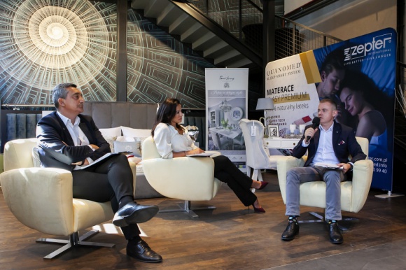 Premiera nowego flagowego produktu Zepter QUANOMED, materace jak ze snu Zdrowie, BIZNES - 15 września, w warszawskiej restauracji Kuchnia Żoliborz odbyła się konferencja marki Zepter, podczas której dziennikarze mogli zapoznać się z nowym luksusowym produktem, wykorzystującym innowacyjną technologię materacami QUANOMED Sleep Smart System