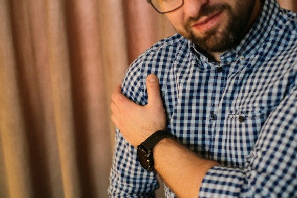 Wielki lekarz stawu ramiennego Zdrowie, LIFESTYLE - Staw ramienny to największy staw kończyny górnej, który łączy kość ramienną z obręczą barkową.