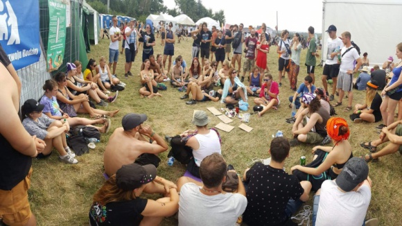 O bezpiecznym seksie na Pol?and?Rock Festival 2021 Zdrowie, LIFESTYLE - Pol?and?Rock Festival to święto muzyki i rozmów o wszystkim. Dzięki Towarzystwu Rozwoju Rodziny nie zabraknie też rozmów o seksie, a przede wszystkim o profilaktyce zakażeń HIV oraz chorób przenoszonych drogą płciową.