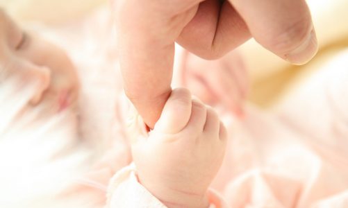 Świętowanie w okresie 1000 pierwszych dni życia dziecka ? jakie potrawy są bezpieczne dla malucha?
